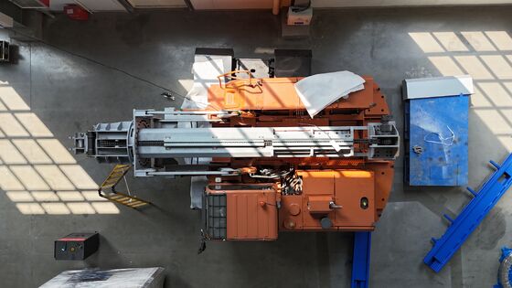 وحدة نقل لإزالة الحصى مع محرك كهربائي بالكامل وتنظيف فرن عالية السرعة مع شعاع تلسكوبي هيدروليكي