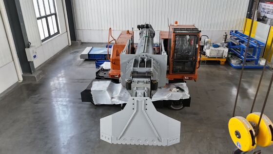 وحدة نقل لإزالة الحصى مع محرك كهربائي بالكامل وتنظيف فرن عالية السرعة مع شعاع تلسكوبي هيدروليكي